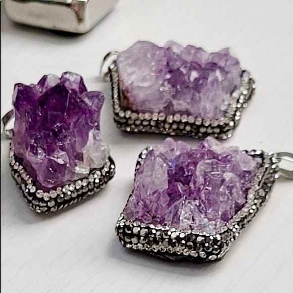 COPY - Raw Natural Amethyst pendant necklace, birthstone - Picture 3 of 10